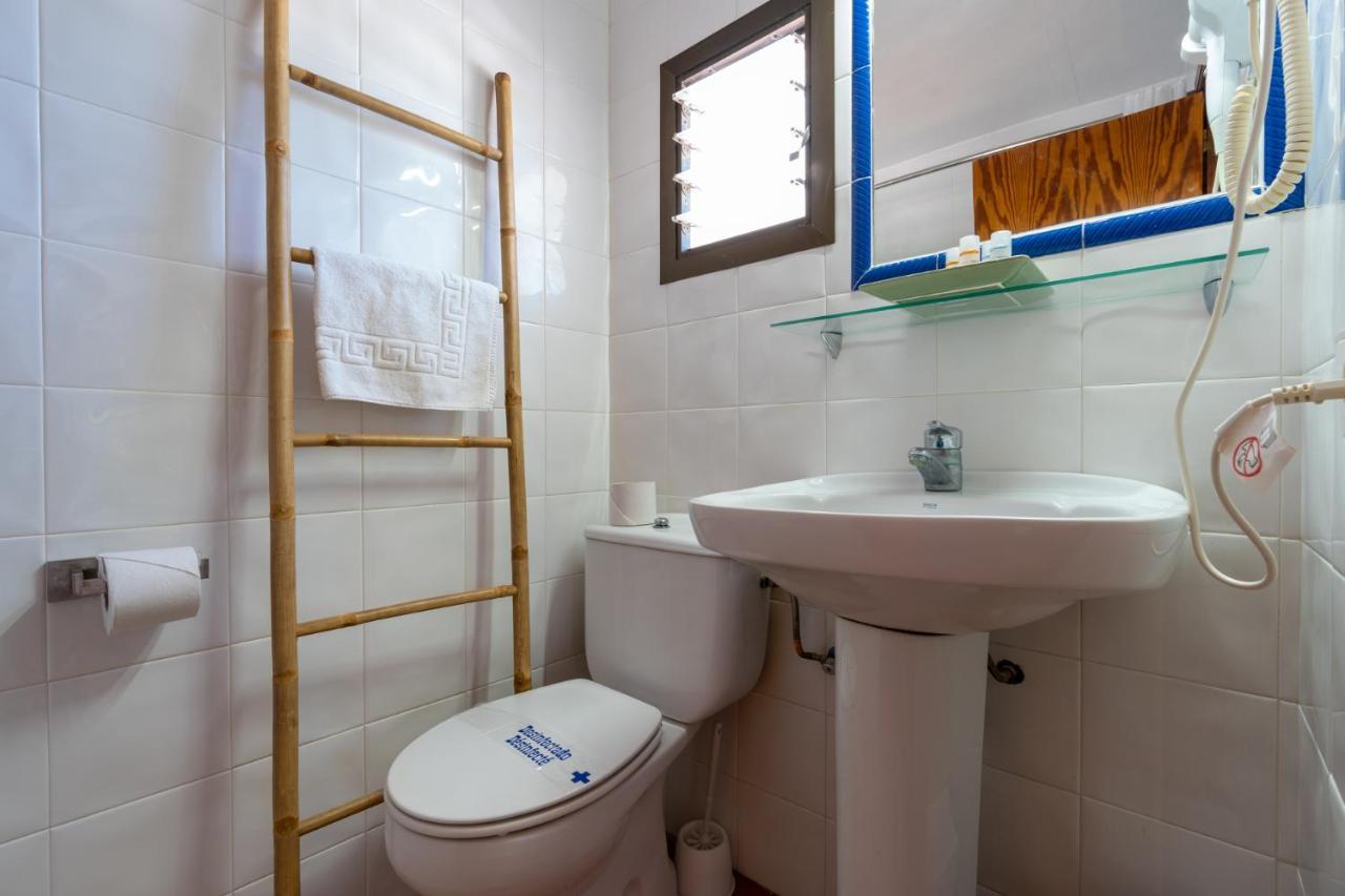 Hostal Restaurante Pou Des Lleo Sant Carles de Peralta Zimmer foto