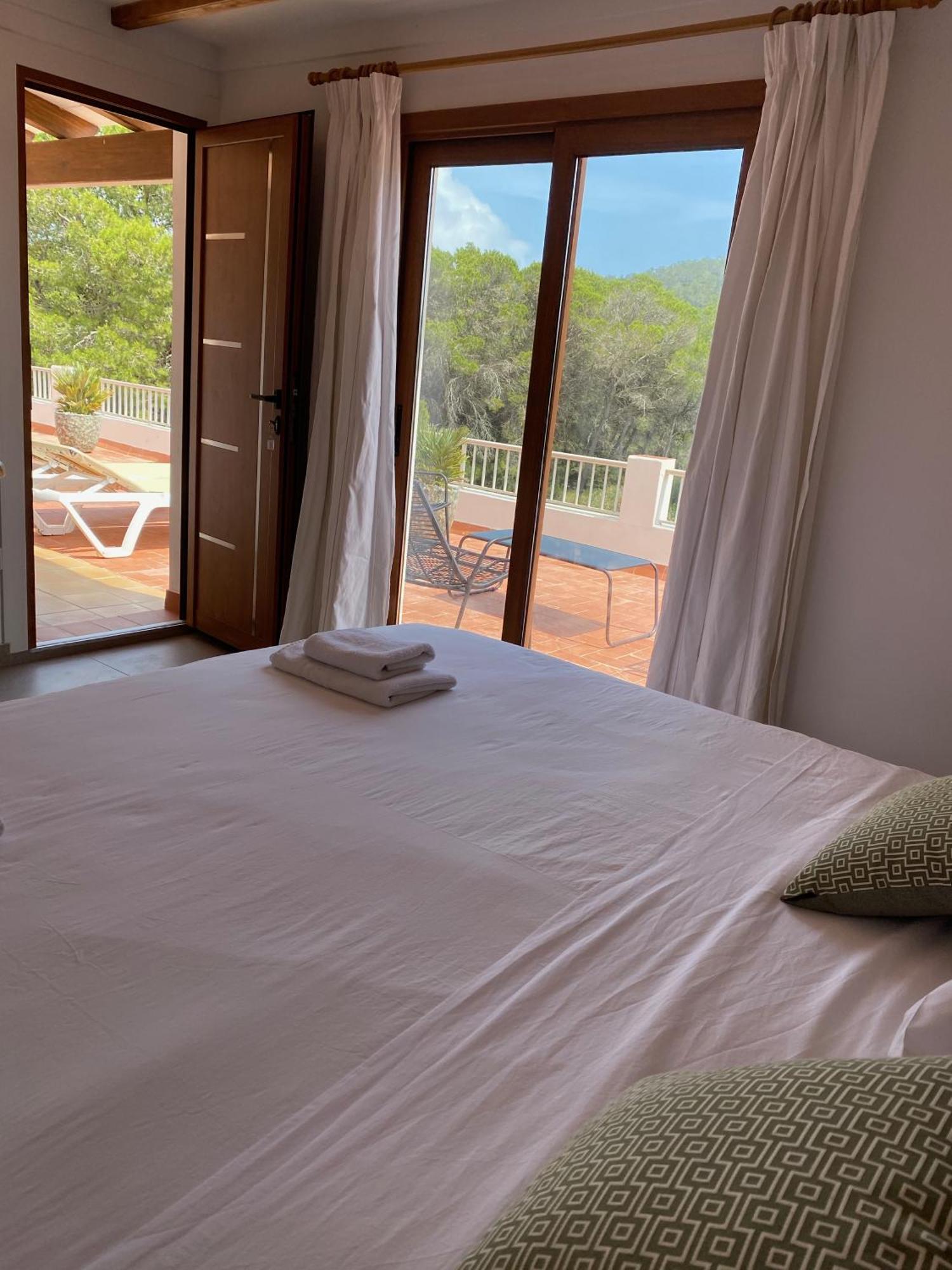 Hostal Restaurante Pou Des Lleo Sant Carles de Peralta Zimmer foto