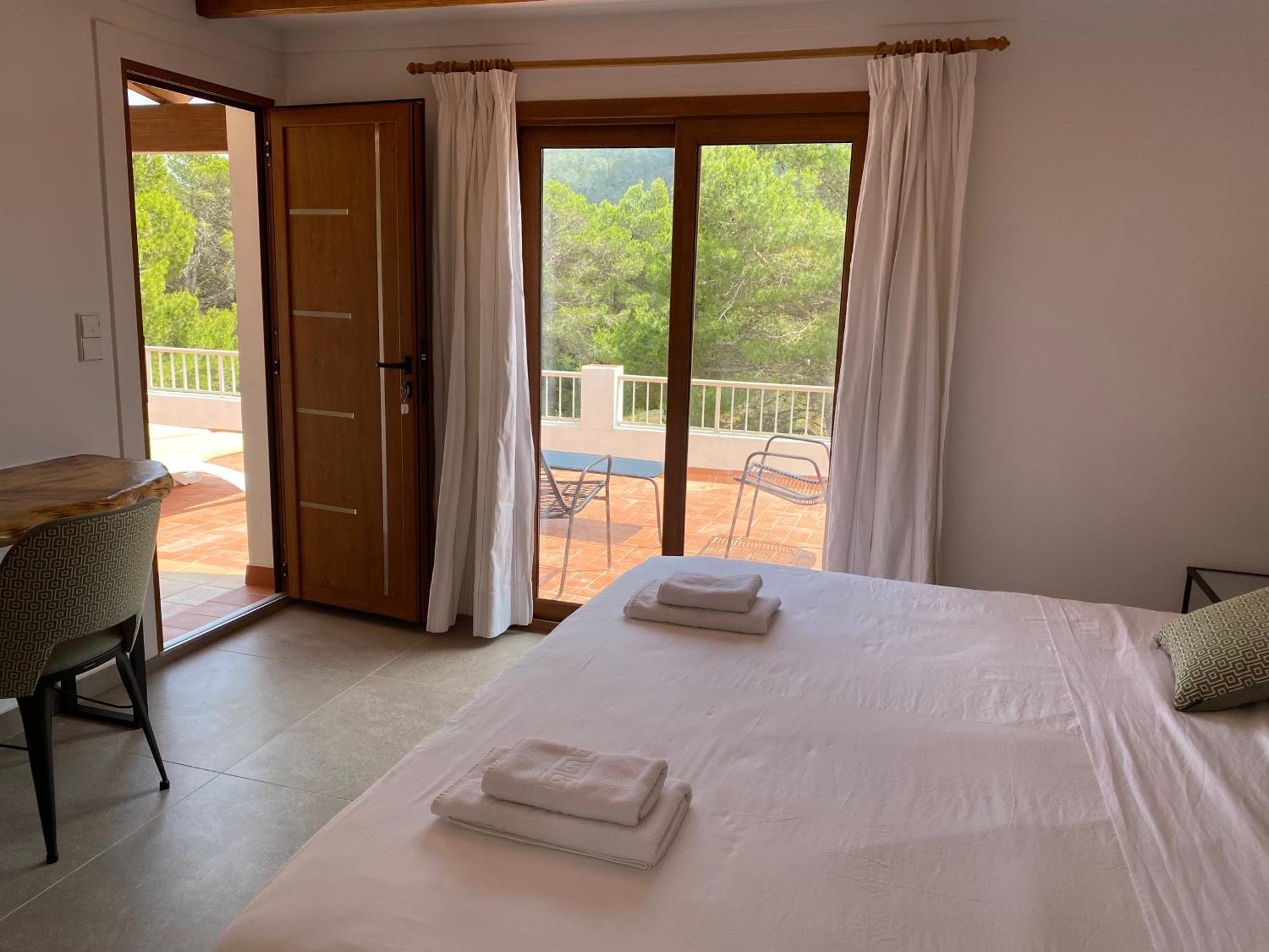 Hostal Restaurante Pou Des Lleo Sant Carles de Peralta Zimmer foto