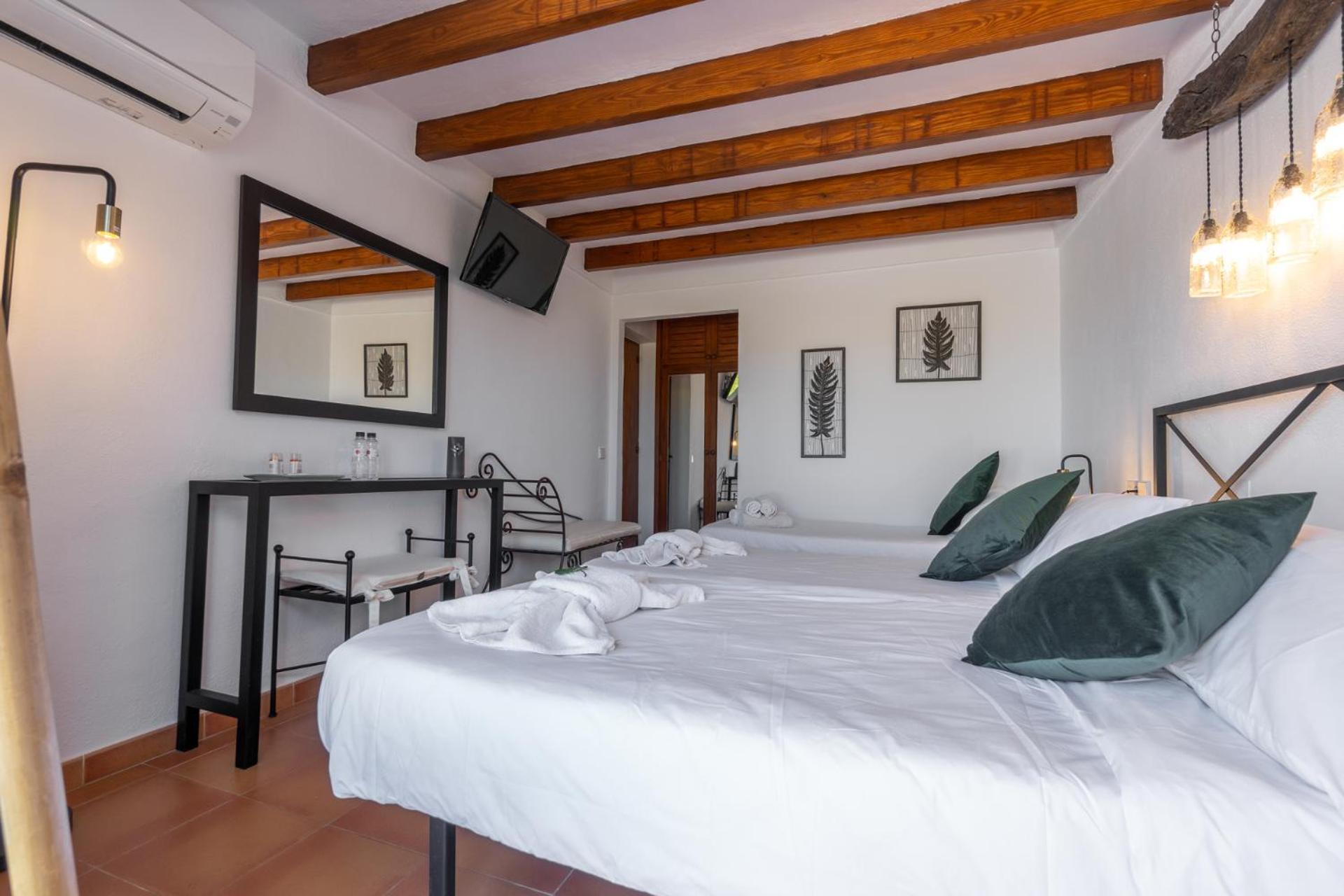 Hostal Restaurante Pou Des Lleo Sant Carles de Peralta Zimmer foto